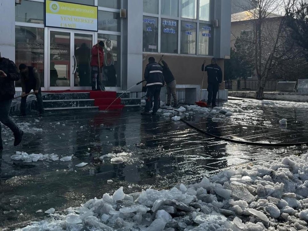 Ramazan Öncesi Seferberlik.. Arpaçay'da Kapsamlı Temizlik Çalışması!