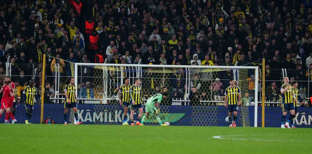 Kadıköy'de Silinen Play-Off Hayalleri.. Fenerbahçe Turu Zora Soktu!