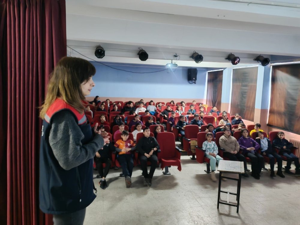 Öğrencilere Organik Tarım Eğitimi.. Geleceğin Bilinçli Üreticileri Yetişiyor!