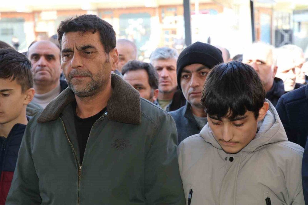 Oltu’da Motosiklet Kazası: 1 Ölü, 1 Yaralı