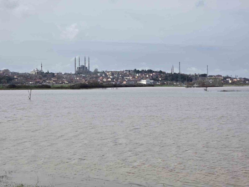 Selimiye Camii, Göle Dönen Tarlalardan İstanbul’daki Sultanahmet’i Andırdı
