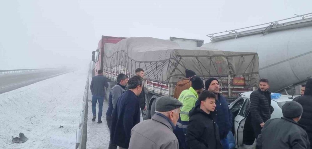 Erzurum’da Zincirleme Kazada Can Pazarı Yaşandı: 8 Ağır Yaralı