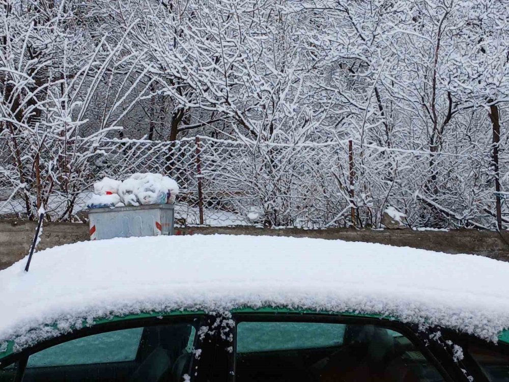 Kış Posof’a Geri Döndü.. Gece Başlayan Kar İlçeyi Beyaza Bürüdü!
