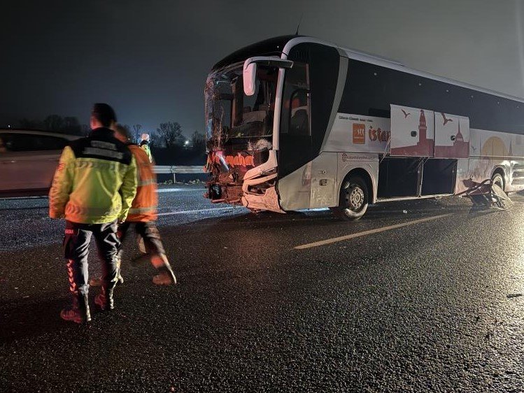 Sakarya’da 16 Aracın Karıştığı Zincirleme Kazada 4’ü Ağır 13 Yaralı: Olay Yeri Böyle Görüntülendi