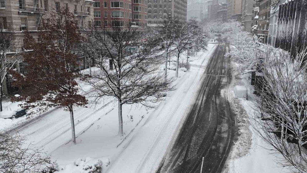 Abd’de Kar Fırtınası Hayatı Durma Noktasına Getirdi