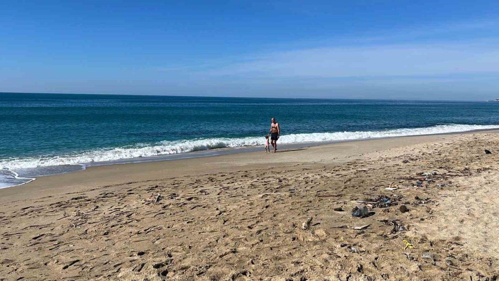 Alanya’da Şubat Ortasında Deniz Keyfi