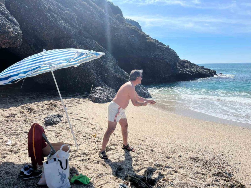 Alanya’da Şubat Ortasında Deniz Keyfi