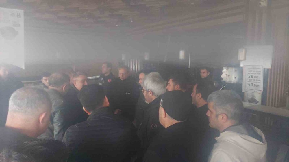 Ekmek Fırınında Yaşanan Patlama Korkuttu