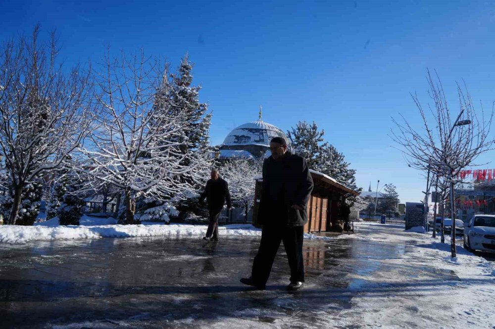 Kars ve Bölge İçin Kritik Meteorolojik Uyarı.. Kar, Don ve Çığ Tehlikesi!