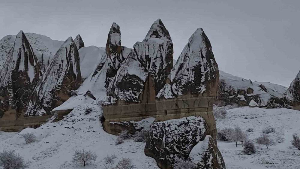 Kapadokya Kar Altında Kartpostallık Görüntüler Oluştu