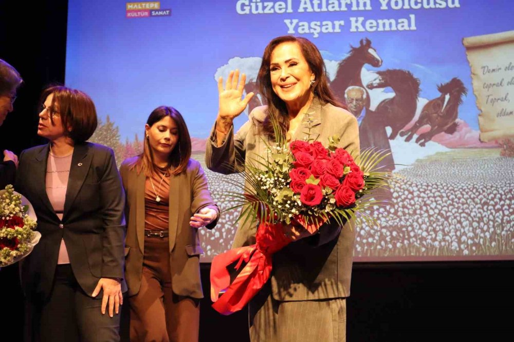 Türkan Şoray, Yaşar Kemal Anma Haftasında Sevenleriyle Buluştu