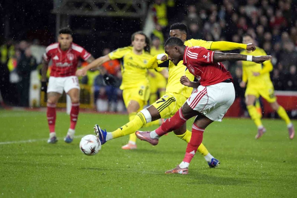 Uefa Avrupa Ligi: Nottingham Forest: 1 - Fenerbahçe: 2 (maç Sonucu)