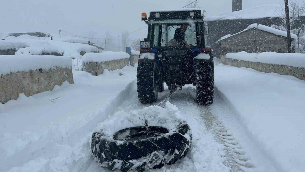 Büyüleyici Kış Manzarası.. Normale Dönmek İçin Çalışmalar Devam Ediyor!