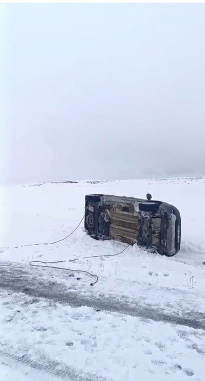 Kar Yağışı ve Tipi Hayatı Olumsuz Etkiliyor.. Yollar Tehlikeli Hale Geldi!