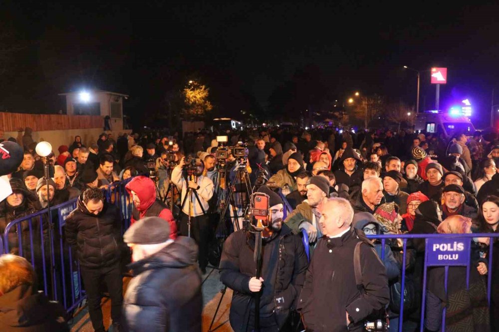 Özgür Özel: "Tanju’yla Gurur Duyuyoruz"