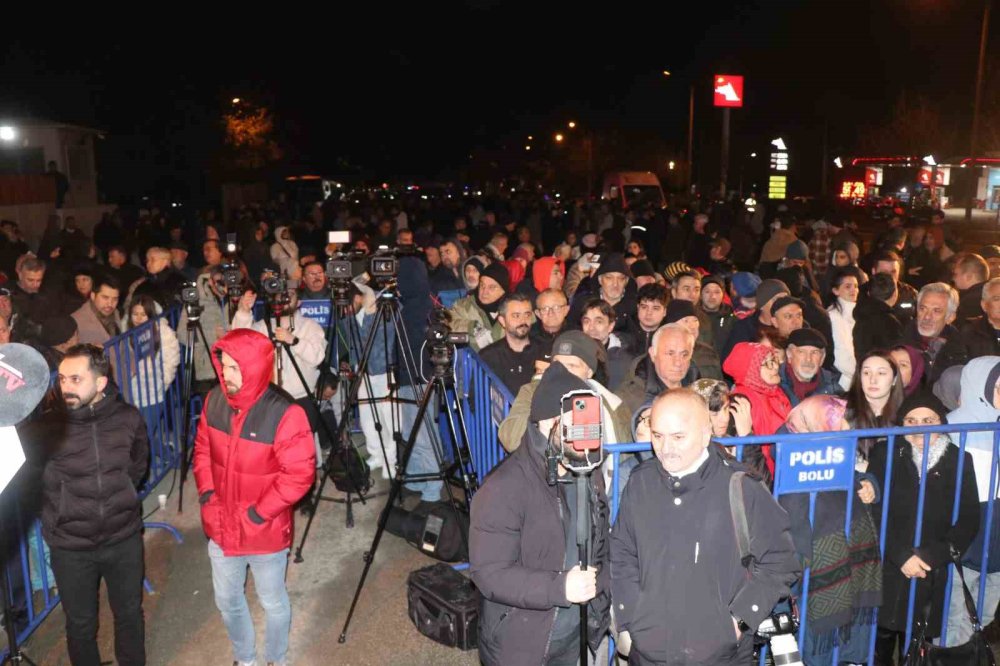 Özgür Özel: "Tanju’yla Gurur Duyuyoruz"