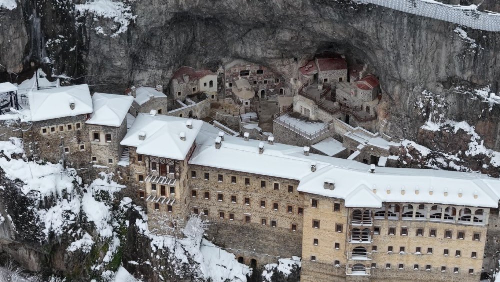 Sümela Manastırı Beyaza, Altındere Vadisi Sessizliğe Büründü