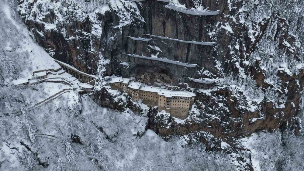 Sümela Manastırı Beyaza, Altındere Vadisi Sessizliğe Büründü