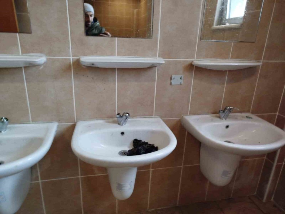 Amatör Lig Maçı’nda Olay Çıktı.. Musluklar Söküldü, Camlar Kırıldı!