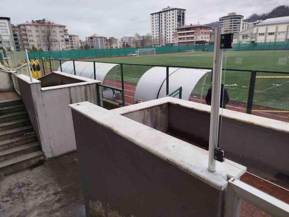 Amatör Lig Maçı’nda Olay Çıktı.. Musluklar Söküldü, Camlar Kırıldı!