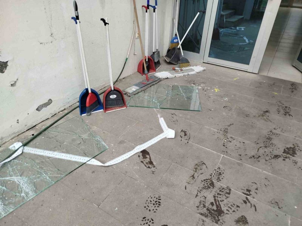 Amatör Lig Maçı’nda Olay Çıktı.. Musluklar Söküldü, Camlar Kırıldı!