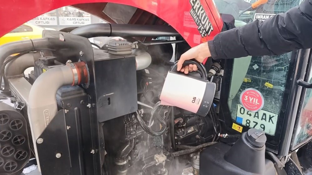 Kars’ta Dondurucu Soğuk.. Eksi 15’te Araçlara Battaniyeli Önlem!