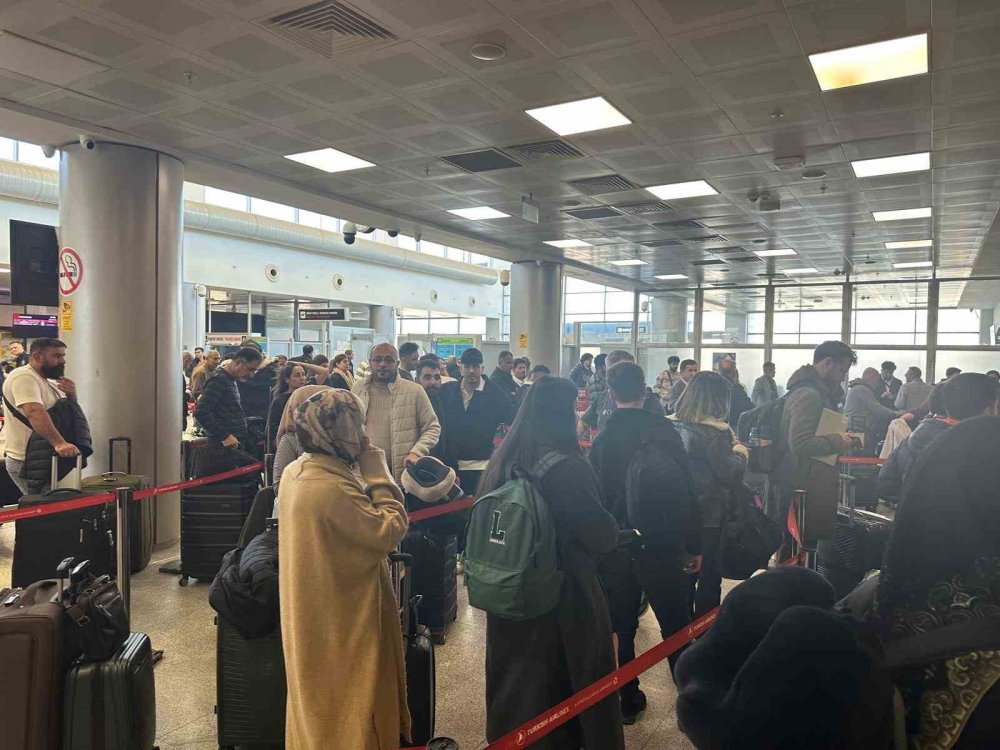 Savaş Rotayı Şırnak’a Çevirdi: Erbil Uçakları Şerafettin Elçi Havalimanı’na İniyor