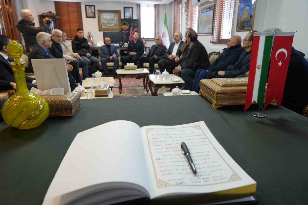 ABD ve İsrail Saldırılarına Tepki.. Erzurum’da İran’a Destek Mesajı!