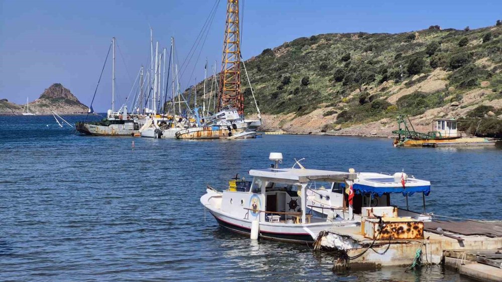 Bodrum’da Kaçak İskelelerin Yıkımına Başlandı