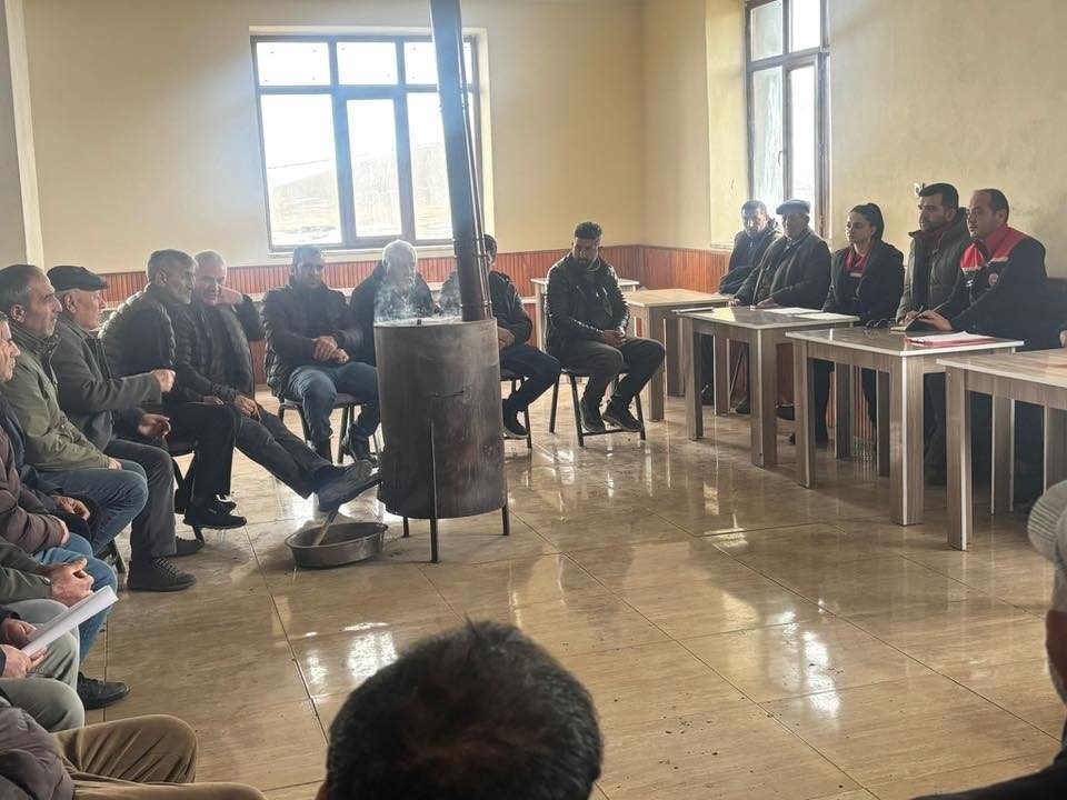 Digor’da Üreticilere Bilgilendirme Toplantısı.. Tarımsal Üretim Destekleri Anlatıldı!