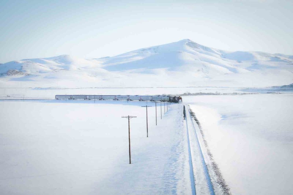 Turistik Doğu Ekspresi Sezonu Kapattı.. 10 Bini Aşkın Yolcu Kars Yolculuğuna Katıldı!