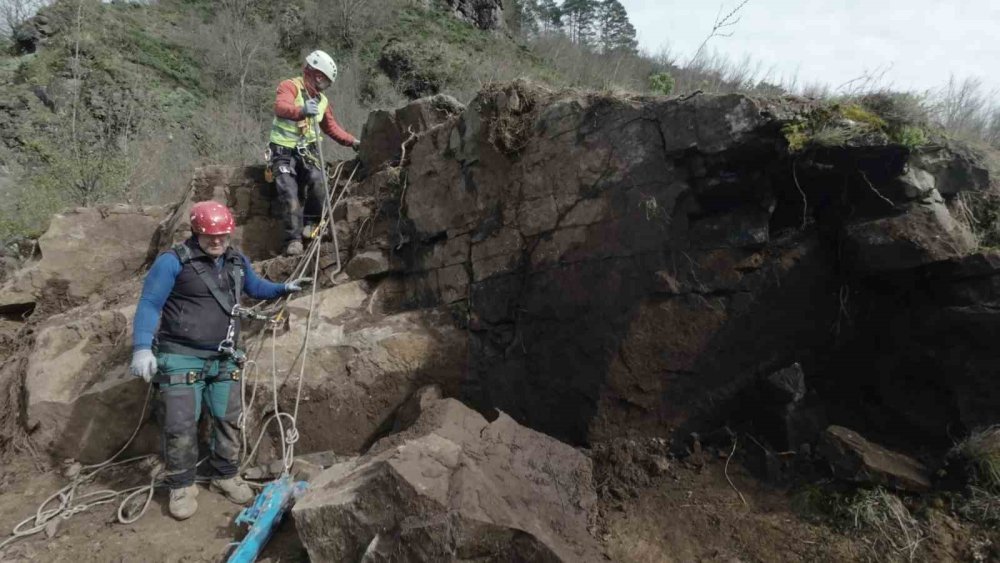 Metrelerce Yükseklikte Tehlikeli Görev