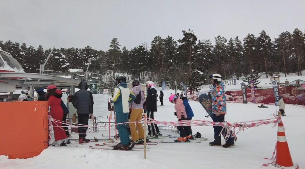 Bahar Geldi Ama Kayak Bitmedi.. Sarıkamış Pistleri Hala Hareketli!