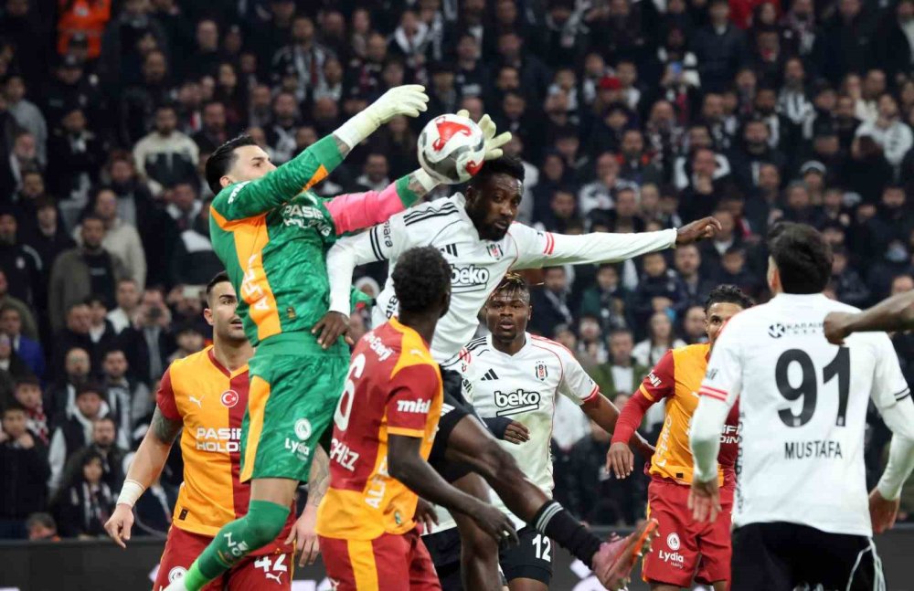 Derbide Tek Gol, Büyük Gerilim.. Galatasaray Beşiktaş’ı 10 Kişiyle Devirdi!