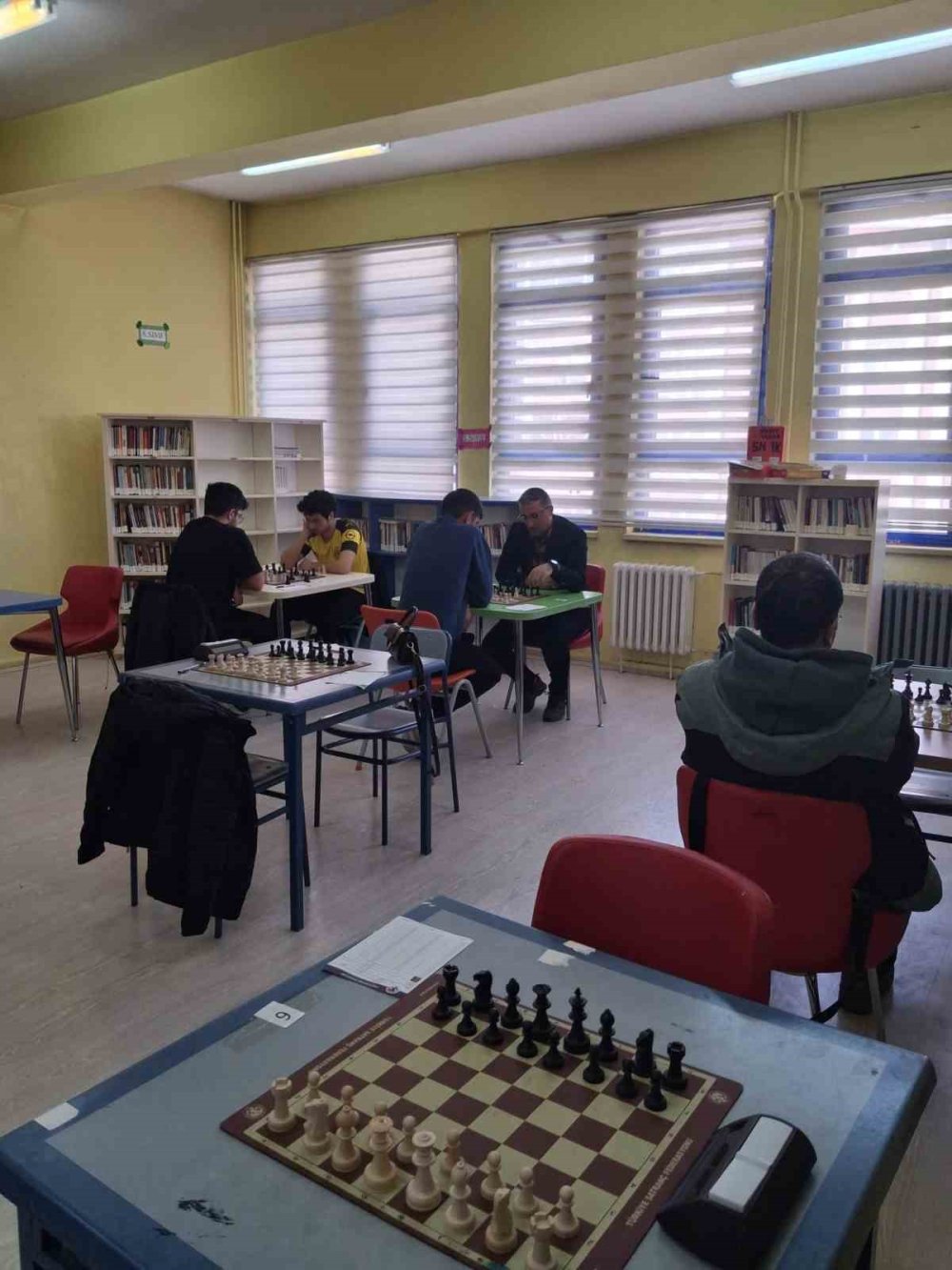 Kars’ta Yeşilay Haftası’nda Satranç Heyecanı.. 74 Sporcu Hamle Yaptı!