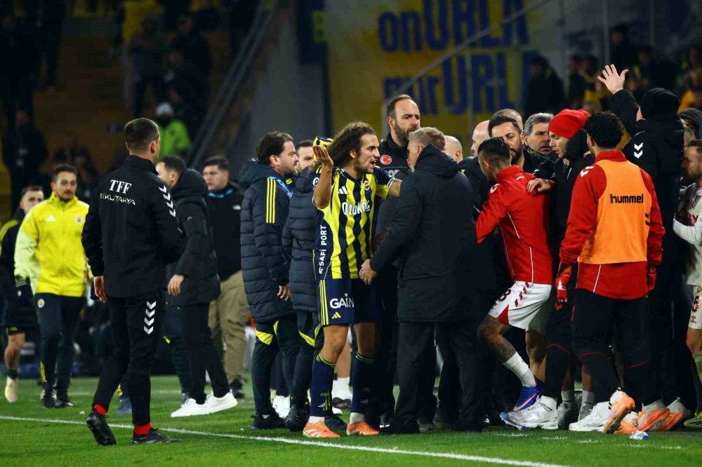 Kadıköy’de Nefes Kesen Maç.. Fenerbahçe 90+5’te Kazandı!