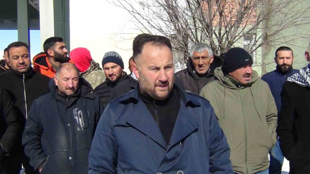 Kars’ta Taş Ocağı Tepkisi.. Karadağ Mahallesi Sakinleri Projeye Karşı Çıktı!