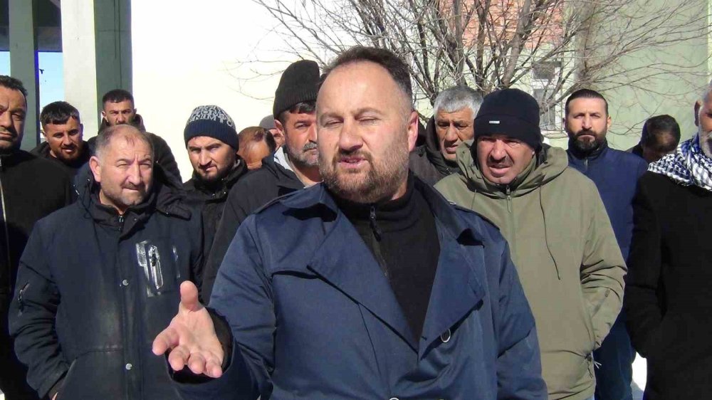 Kars’ta Taş Ocağı Tepkisi.. Karadağ Mahallesi Sakinleri Projeye Karşı Çıktı!