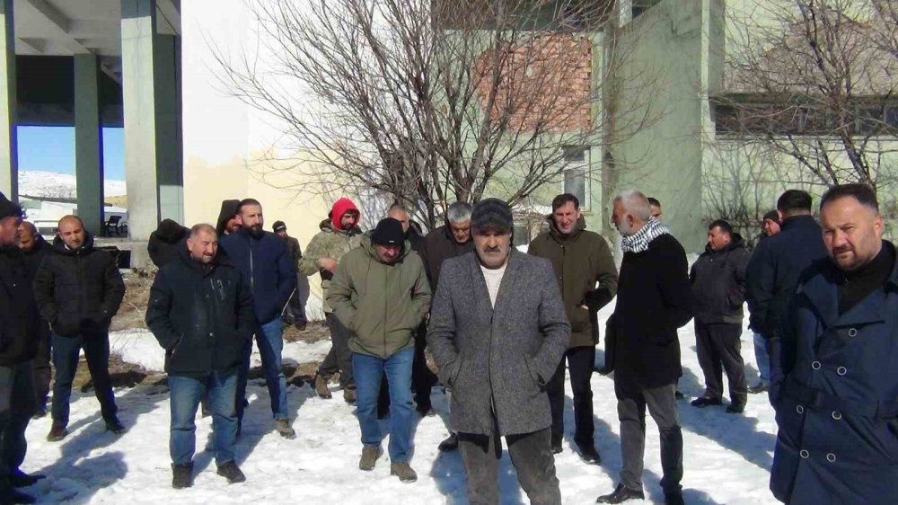 Kars’ta Taş Ocağı Tepkisi.. Karadağ Mahallesi Sakinleri Projeye Karşı Çıktı!