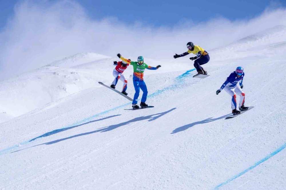 Snowboard Cross World Cup.. 15 Ülkeden 300 Sporcu Palandöken’de Yarıştı!