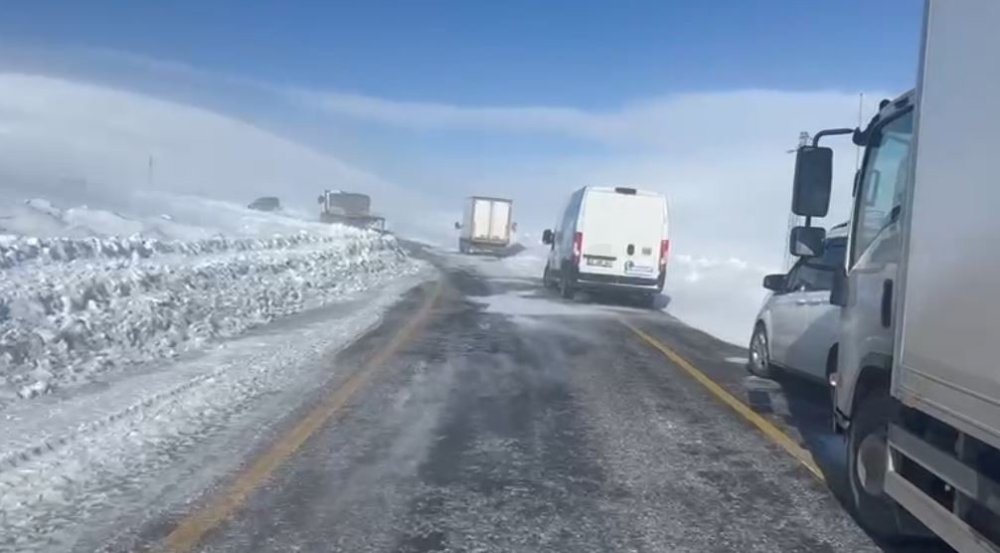 Ulaşıma Kar Ve Tipi Engeli