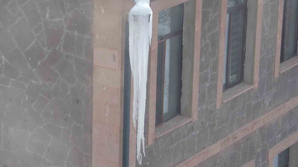 Ardahan’da Dondurucu Soğuk.. Göle’de Termometreler -24,5’i Gösterdi!