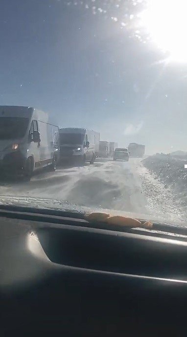 Kars-Göle/Ardahan Kara Yolunda Tipi Alarmı.. Trafik Bir Süre Durdu!