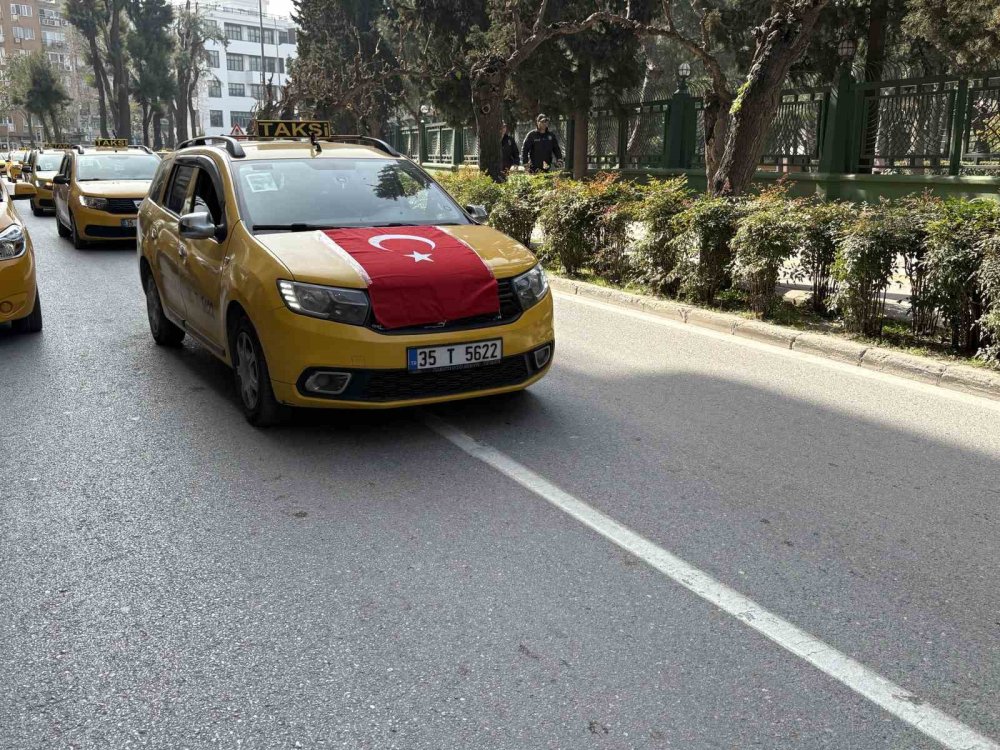 İzmir’de Öldürülen Taksici İçin Meslektaşlarından Araçlı Konvoy