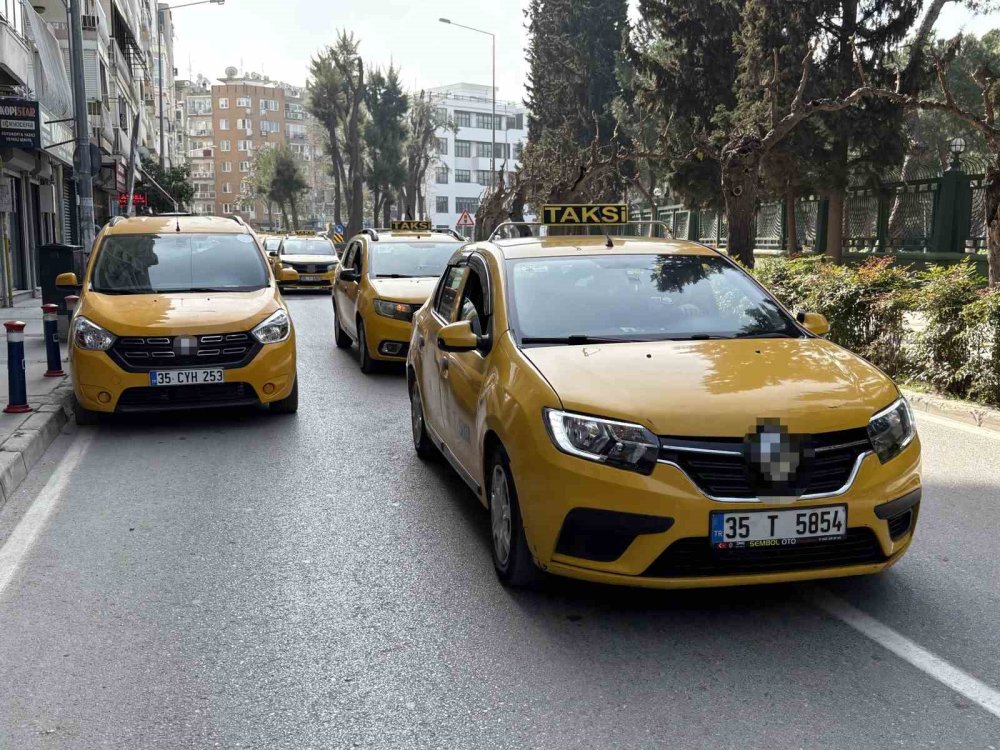 İzmir’de Öldürülen Taksici İçin Meslektaşlarından Araçlı Konvoy
