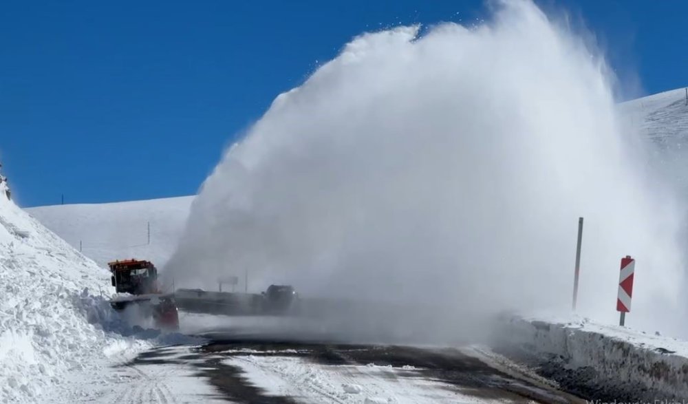 Sahara Geçidi’nde Çığ.. Ardahan-Şavşat Yolu Kısa Süreliğine Ulaşıma Kapandı!