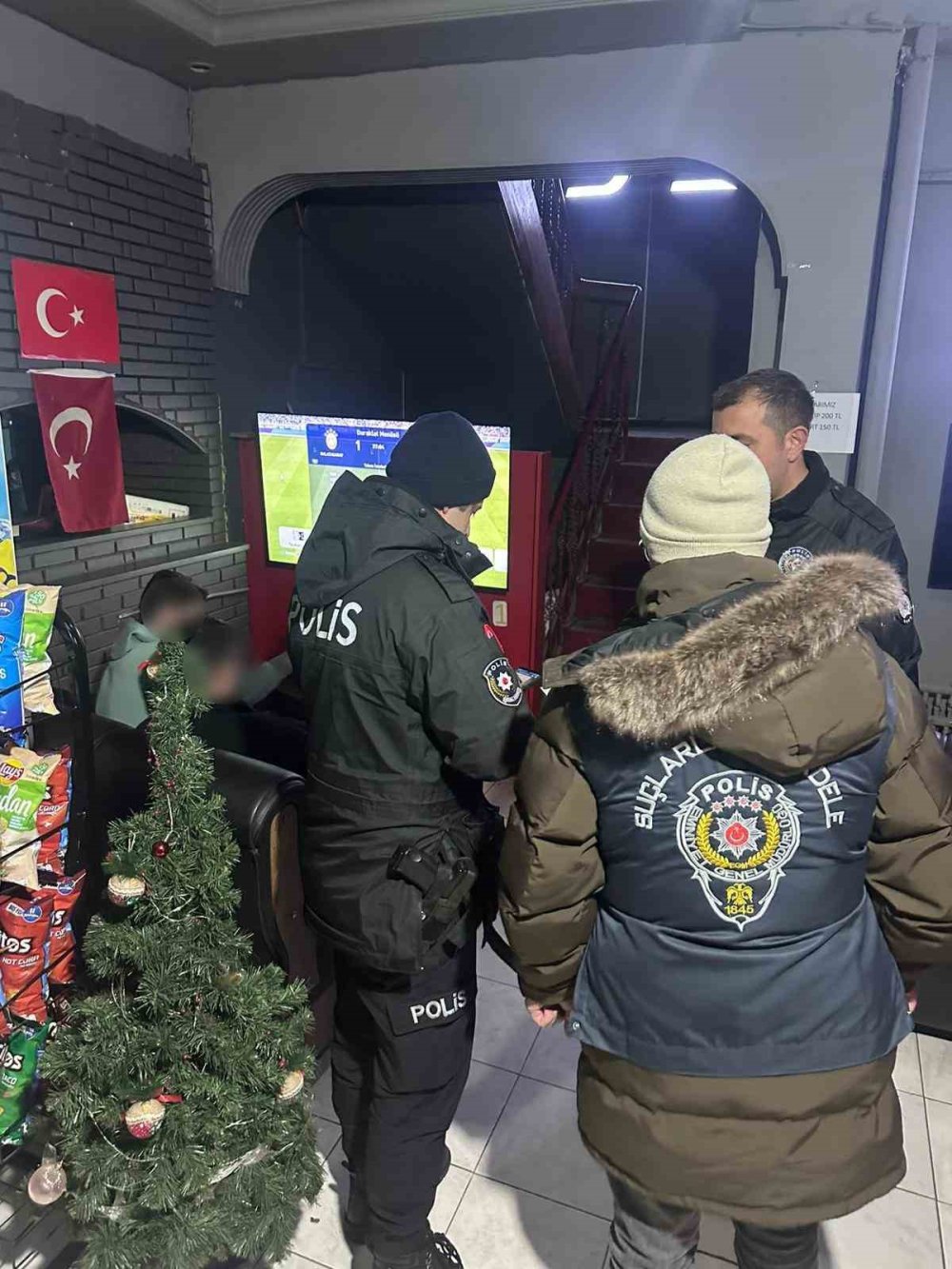 Kars’ta Asayiş Uygulaması.. Yüzlerce Kişinin GBT’si Sorgulandı!