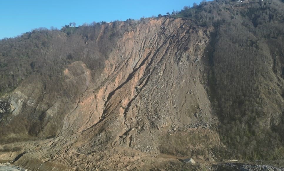 Arhavi’de Heyelan Riski İçin Kalıcı Çözüm.. 784 Metrelik Tünel İnşa Ediliyor!