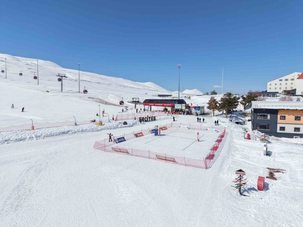 Erciyes’te Kış Sporları.. Kar Voleybolu Turnuvası 14 Mart’ta!