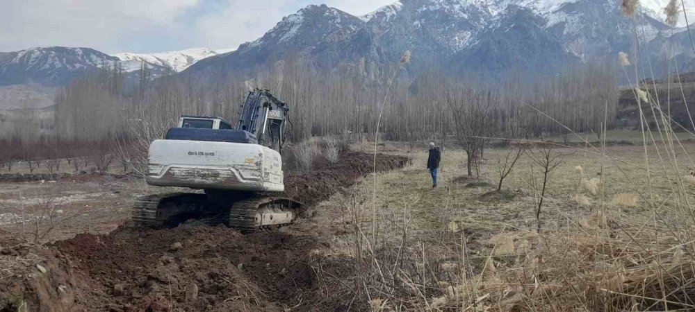 Iğdır’da Sulama Kanalları Sezon Öncesi Hazırlandı